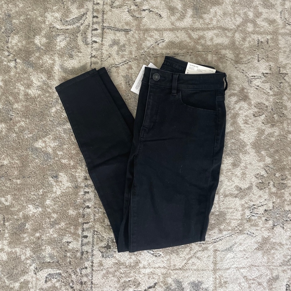 AMERICAN EAGLE BLACK JEGGING - SIZE 8